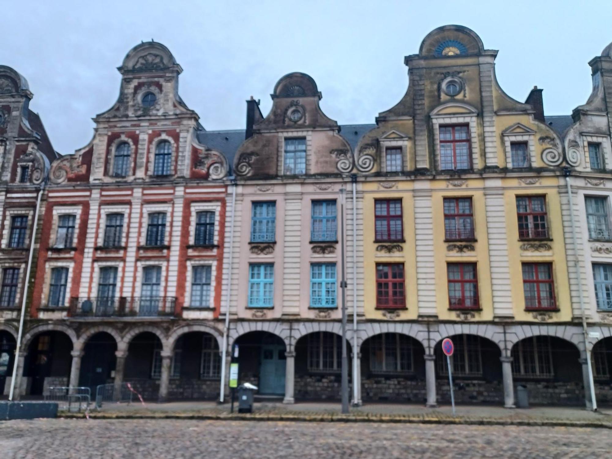 Au Coeur De La Grand Place Arras Ngoại thất bức ảnh